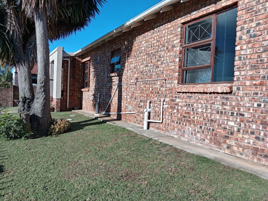 3 Bedroom Property for Sale in Strelitzia Park Eastern Cape